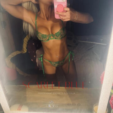 Selfie Pics from Zara Zeppelin - Private Escort Melbourne