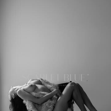 Selfie Pics from Dina Astana - Private Escort Melbourne