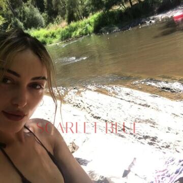 Selfie Pics from Evie Hart - Private Escort Melbourne