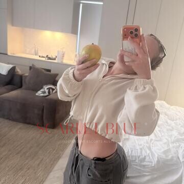 Selfie Pics from Latina Baby Girl Full Services - Private Escort Gold Coast