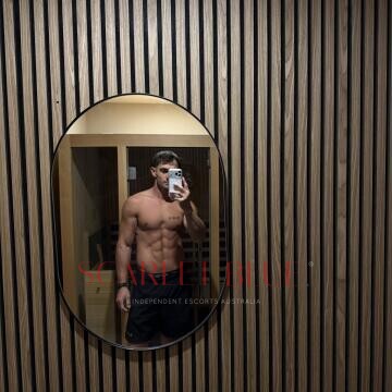 Selfie Pics from Samuel Reeves - Private Escort Gold Coast