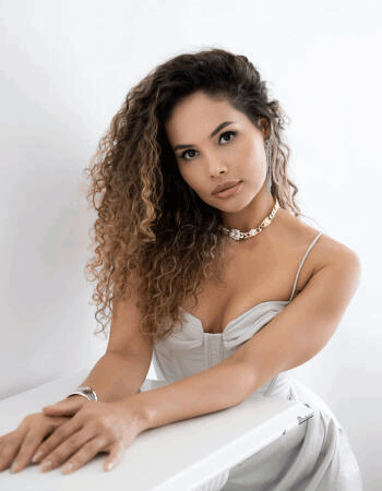  Private escort - Anna Golden touring to Melbourne