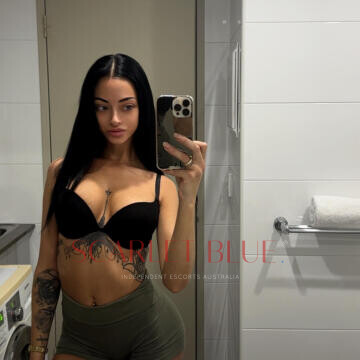 Selfie Pics from Winter Raine - Private Escort Perth