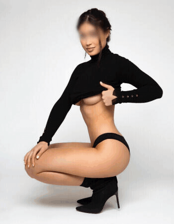  Private escort - Chloe Rossi touring to Melbourne