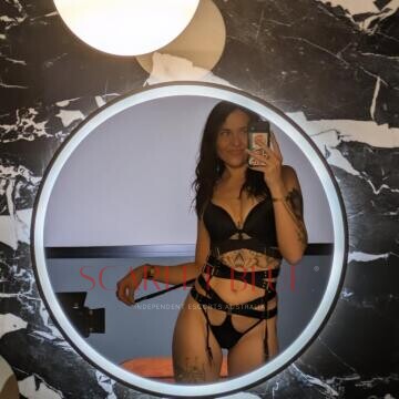Selfie Pics from Valerie Sky - Private Escort Melbourne