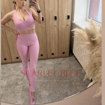 Selfie Pics from Alexis Leo - Private Escort Touring