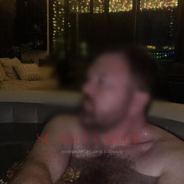 Selfie Pics from Hamish O - Private Escort Canberra