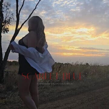 Selfie Pics from Ally Summers - Private Escort Melbourne