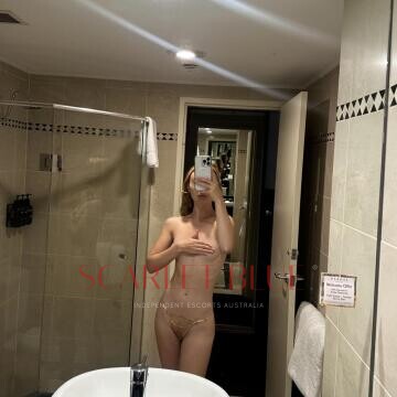 Selfie Pics from Sophie Hunt - Private Escort Sydney