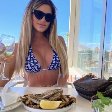 Selfie Pics from Lucy Rosse Xxx - Private Escort Touring