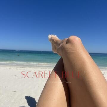 Selfie Pics from Sienna Monroe - Private Escort Perth