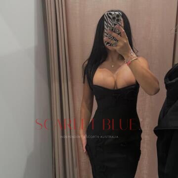 Selfie Pics from Vivienne Ashford - Private Escort Brisbane