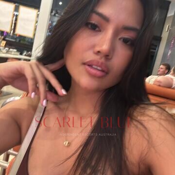 Selfie Pics from Hanaxx - Private Escort Touring