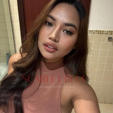 Selfie Pics from Hanaxx - Private Escort Touring