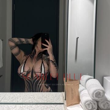 Selfie Pics from Chloe Woods - Private Escort Melbourne