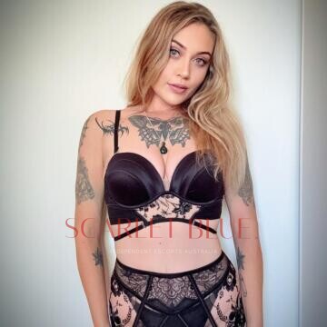 Selfie Pics from Violet Dèvine - Private Escort Perth