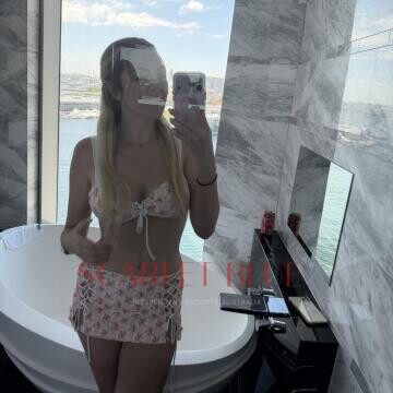 Selfie Pics from Chelsea Green Official - Private Escort Gold Coast