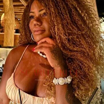 Selfie Pics from Bella Oaks - Private Escort Hobart