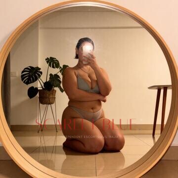 Selfie Pics from Daphne Roan - Private Escort Perth