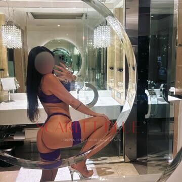 Selfie Pics from Mia B - Private Escort Melbourne