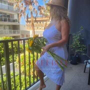 Selfie Pics from Alex Knight - Private Escort Wollongong