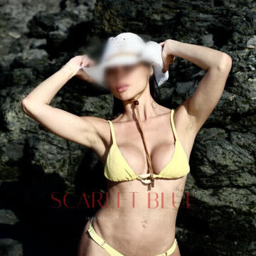 Selfie Pics from Elena Vitale - Private Escort Touring