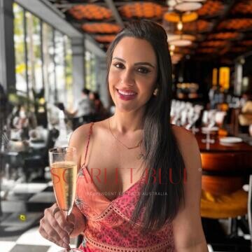 Selfie Pics from Kate Rios - Private Escort Touring