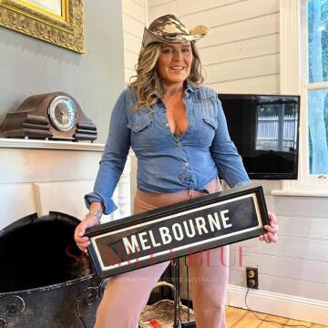 Touring Escort - Kylie Wyote