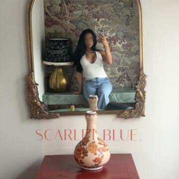 Selfie Pics from Vivienne Ashford - Private Escort Brisbane