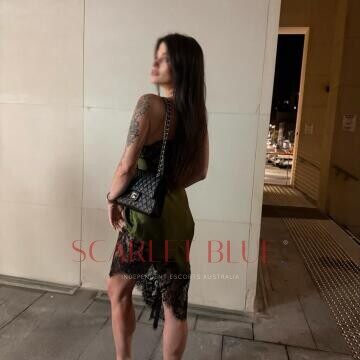 Selfie Pics from Valentina Leal - Private Escort Touring