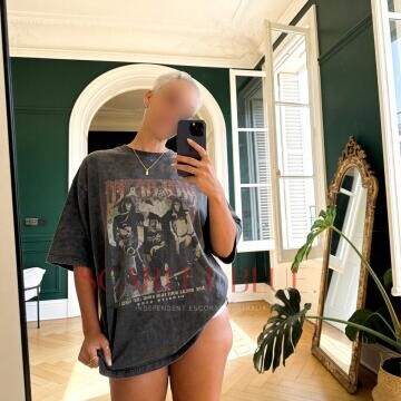 Selfie Pics from Mia Cruz - Private Escort Sydney