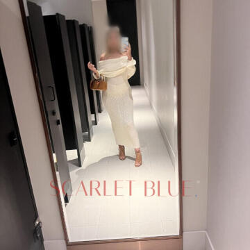 Selfie Pics from Mia Hamilton - Private Escort Perth