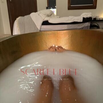 Selfie Pics from Serena Louis Horny Vixen Party Gir - Private Escort Sydney