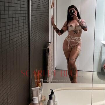 Selfie Pics from Casey Carter - Private Escort Sydney