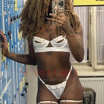 Selfie Pics from Venus Noire - Private Escort Melbourne