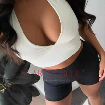 Selfie Pics from Gabriela Piccola - Private Escort Perth
