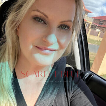 Selfie Pics from Nikki Cox - Private Escort Brisbane