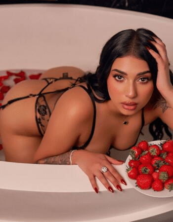 Sydney Curvy escort - Celine Xx