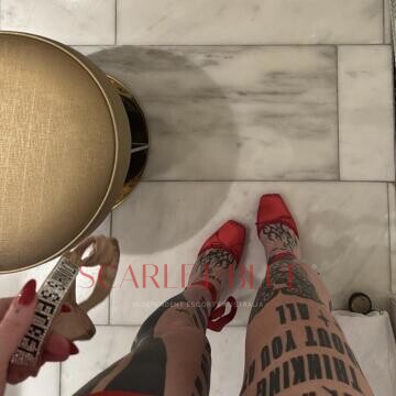 Selfie Pics from Chloe Woods - Private Escort Melbourne