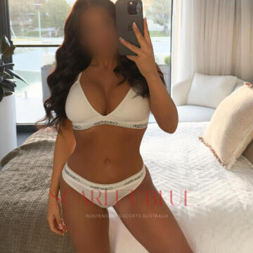 Selfie Pics from Gabriela Piccola - Private Escort Perth