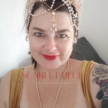Selfie Pics from Sultry Sarah Robbins - Private Escort Melbourne