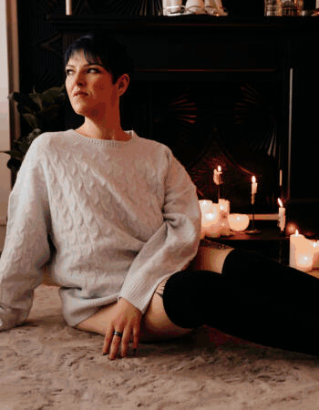 Private escort - Miss Ashley Stafford touring to Caves Beach