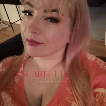 Selfie Pics from Holly Harte - Private Escort Canberra