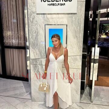 Selfie Pics from Ava Green - Private Escort Touring