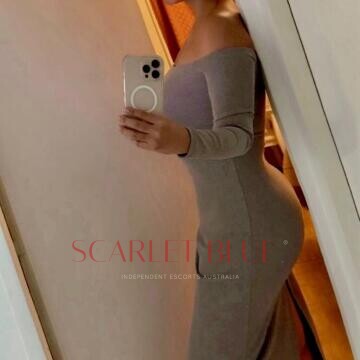 Selfie Pics from Laura Selena - Private Escort Perth