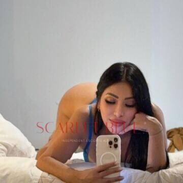 Selfie Pics from Laura Selena - Private Escort Perth