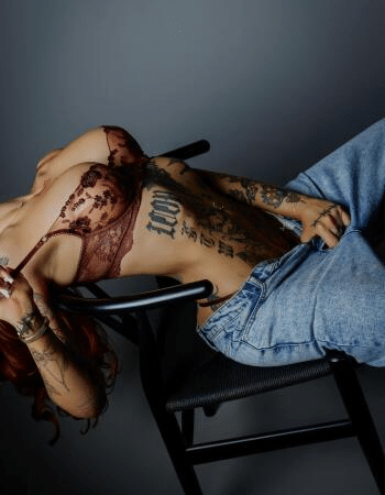 Red hair escort - Sadie Auclaire