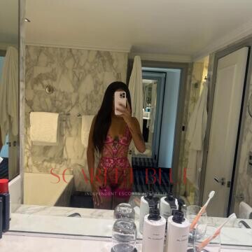 Selfie Pics from Coco Loco - Private Escort Sydney CBD