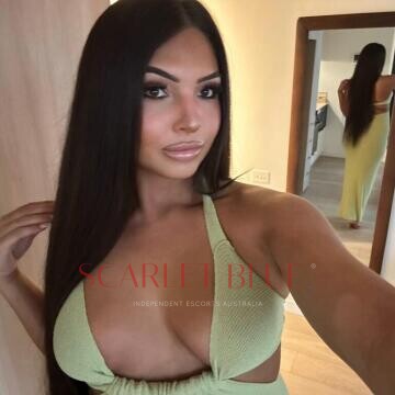 Selfie Pics from Zara Diamante - Private Escort Melbourne