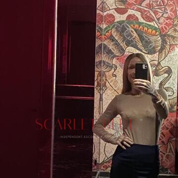 Selfie Pics from Freya Blume - Private Escort Melbourne